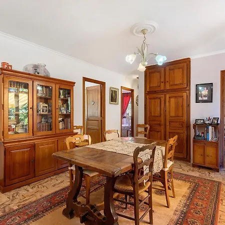 Chez N E L - Maison Avec Piscine Holiday home La Tour-sur-Orb