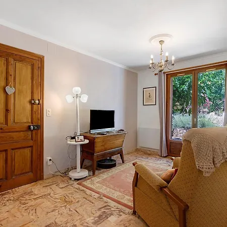 Chez N E L - Maison Avec Piscine La Tour-sur-Orb